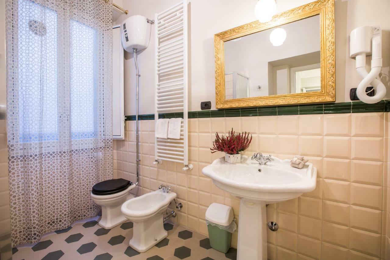 Art Nouveau Roma Colosseo Suites מראה חיצוני תמונה